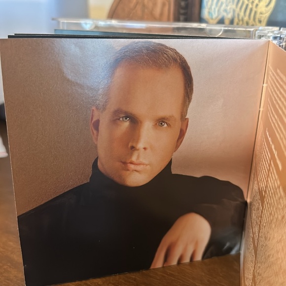 Garth Brooks the Ultimate Hits 3 disc Set - Picture 9 of 16